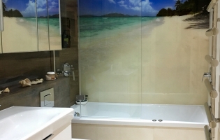 tropical-beach-lan120-printed-glass-splashback-bathroom-1
